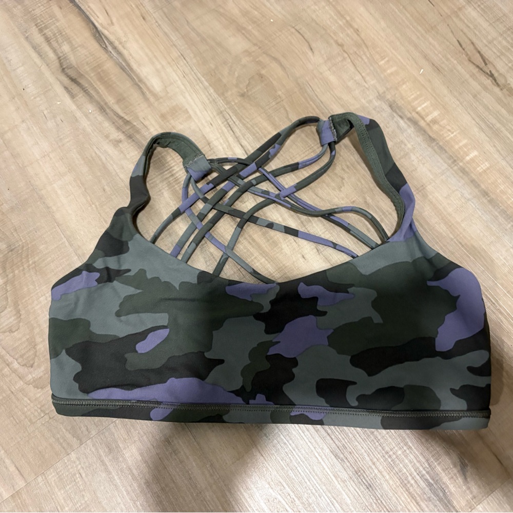 Lululemon sports bra